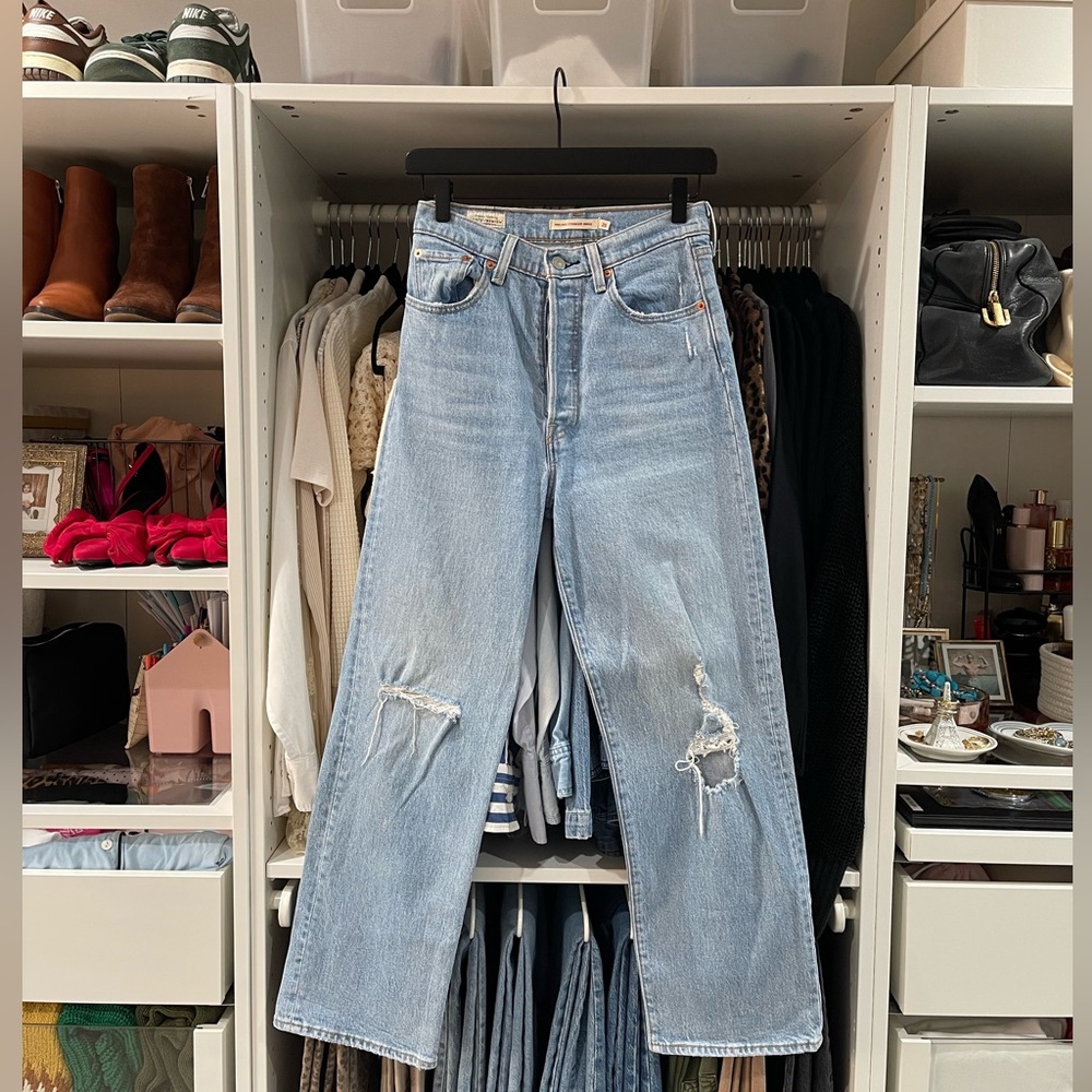 Levi’s Ribcage Jeans - Picture 2 of 6